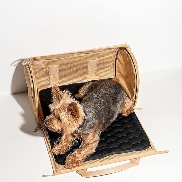 EUC Wild One Pet Travel Carrier in Tan - Picture 3 of 7